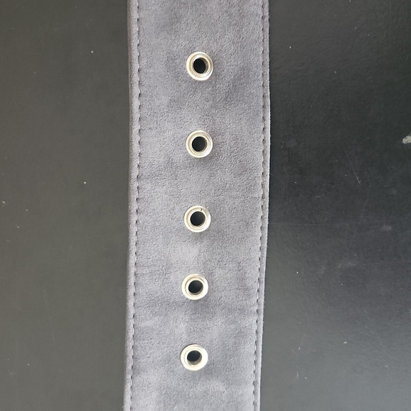 Tailored Sportsman Suede Grey Quilted Belt - Medium - Picture 6 of 12